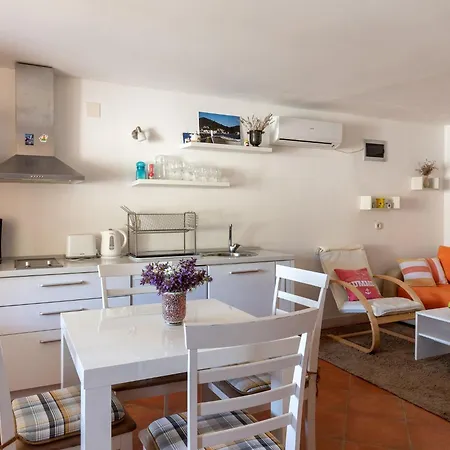 Prázdninový dům Anima Maris- Duplex Two Bedroom With Terrace And Sea View Ston